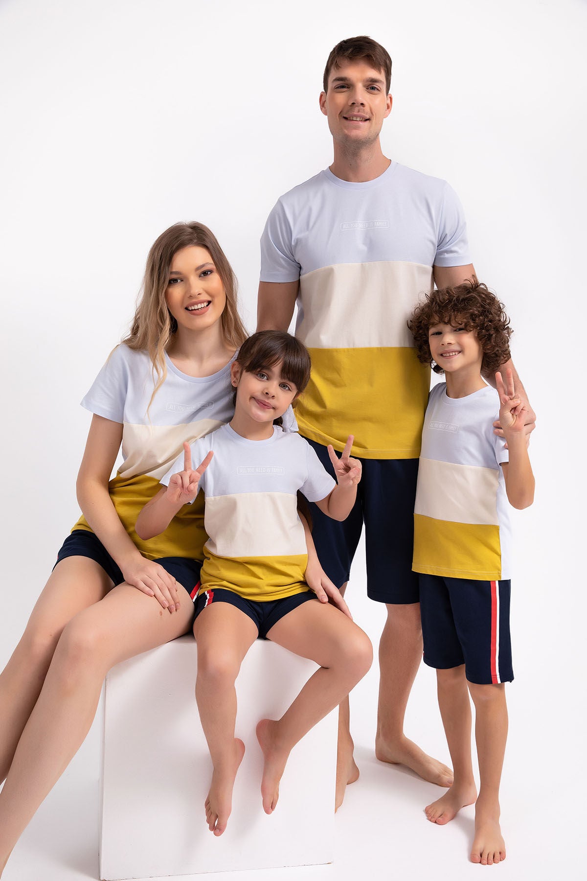 All You Need Is Family Gökyüzü Mavisi Erkek Çocuk Bermuda Takım
