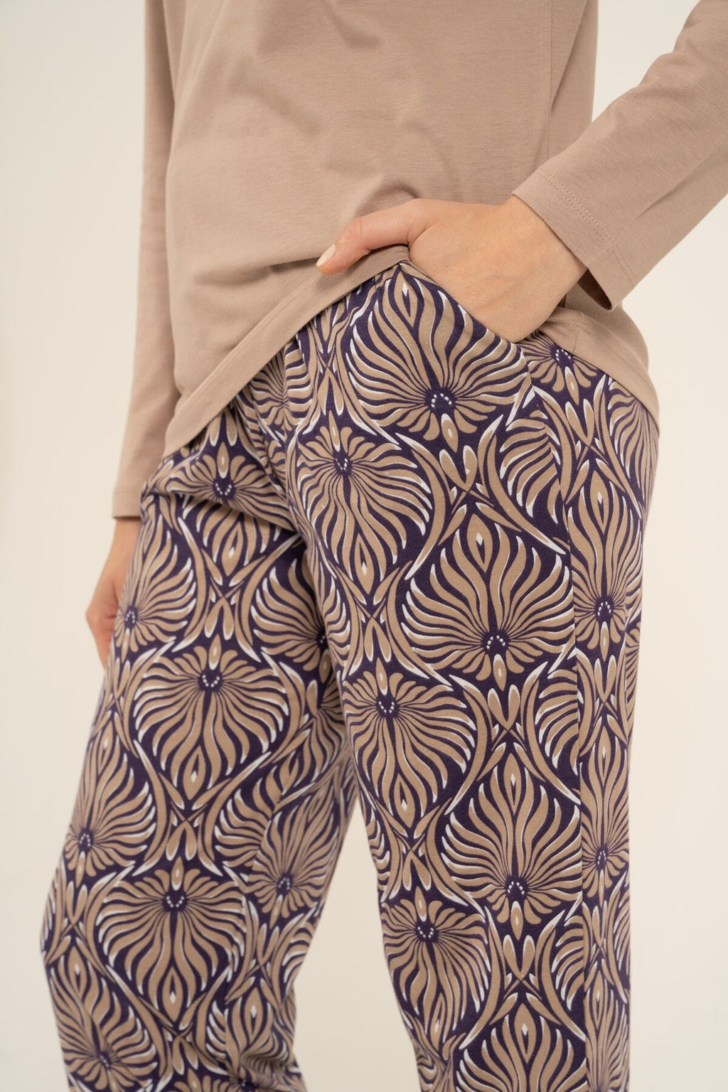 Arnetta Kadın Everyday Is A Fresh Start Kahverengi Uzun Kol Pijama Takım AR3769-S-V2