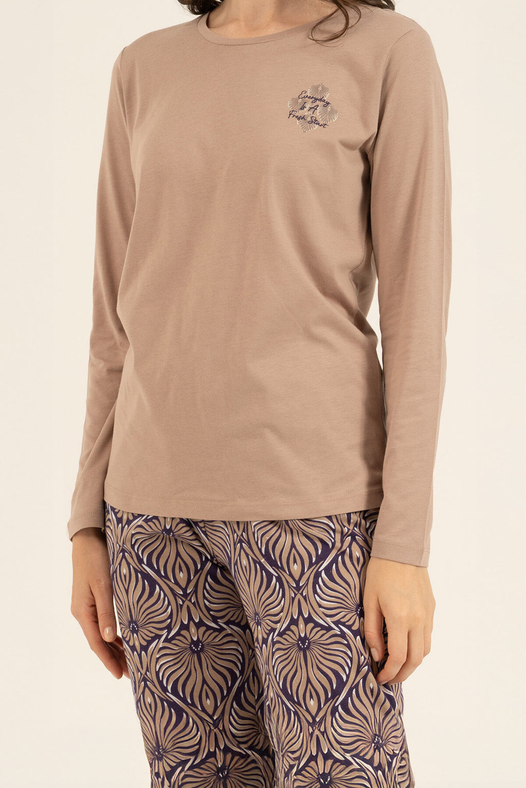 Arnetta Kadın Everyday Is A Fresh Start Kahverengi Uzun Kol Pijama Takım AR3769-S-V2