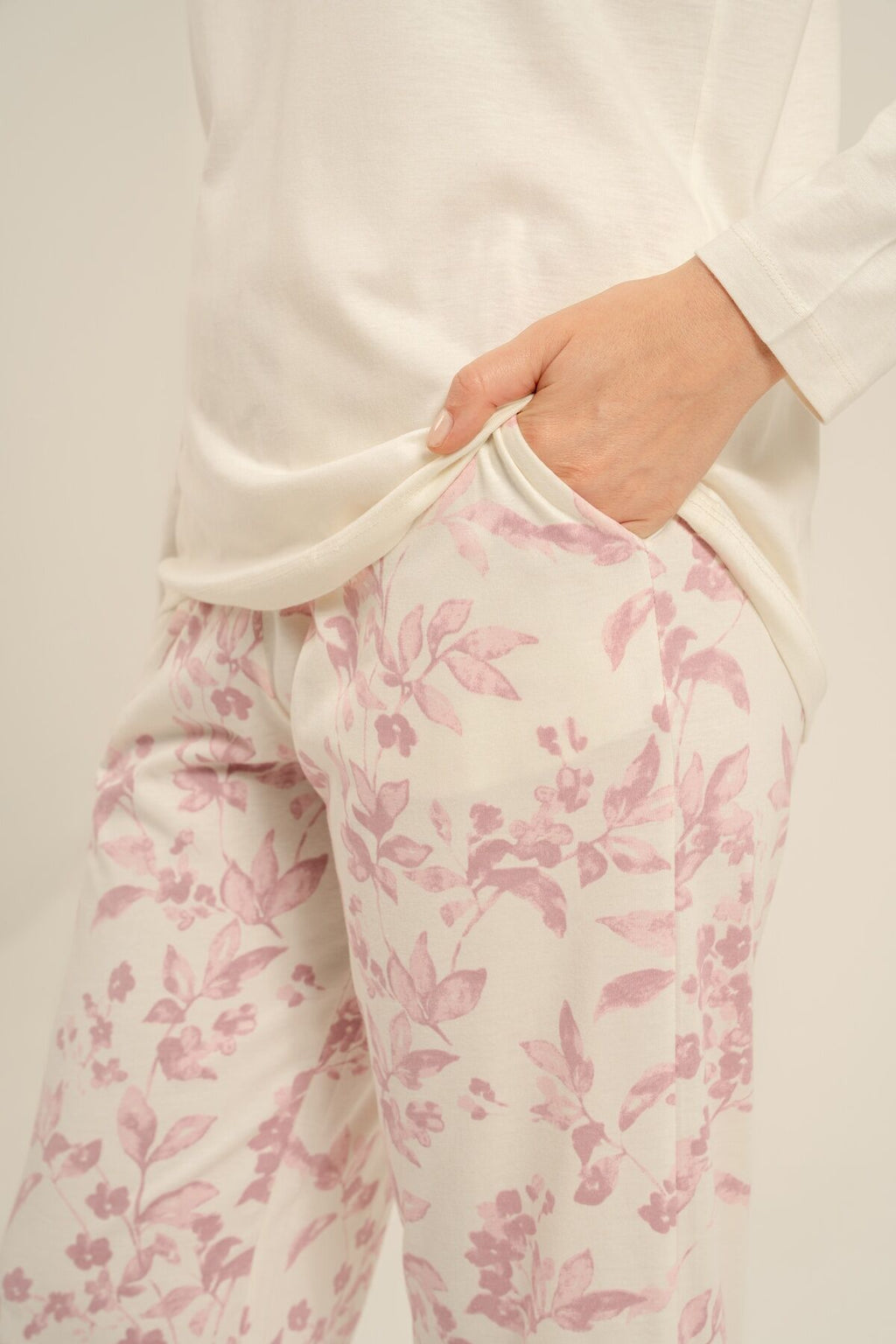 Arnetta Kadın Excuisite Flowers Krem Uzun Kol Pijama Takım AR3743-S-V1