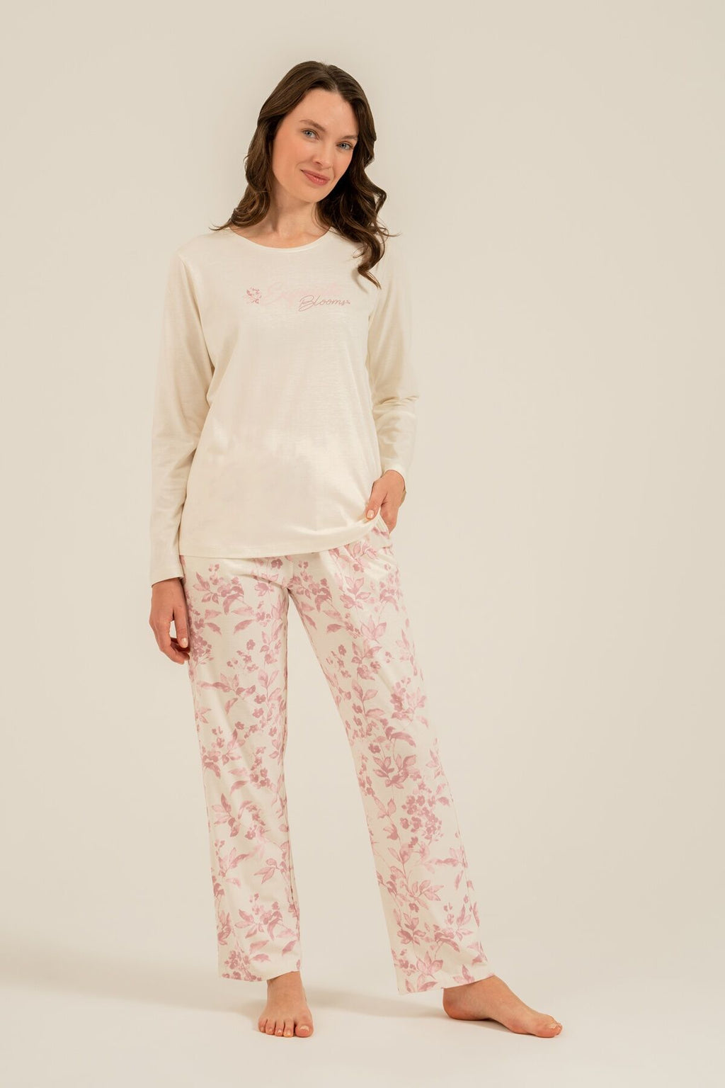Arnetta Kadın Excuisite Flowers Krem Uzun Kol Pijama Takım AR3743-S-V1