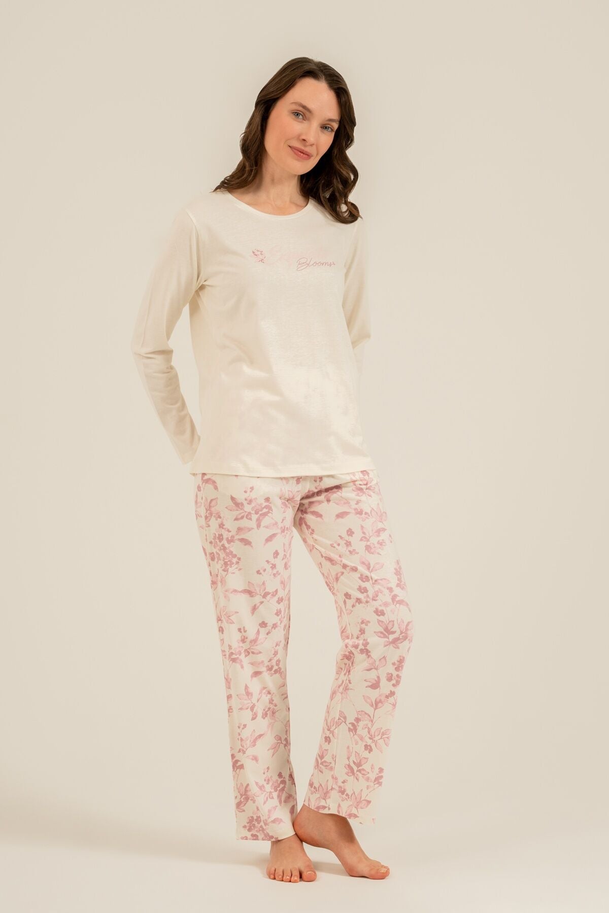 Arnetta Kadın Excuisite Flowers Krem Uzun Kol Pijama Takım AR3743-S-V1