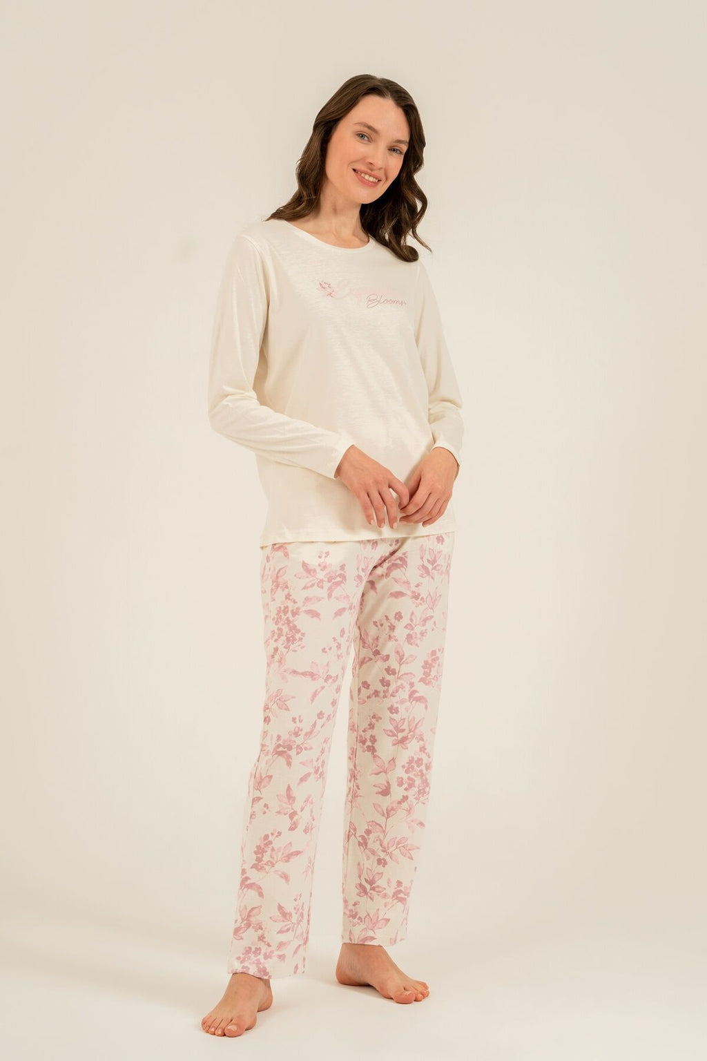 Arnetta Kadın Excuisite Flowers Krem Uzun Kol Pijama Takım AR3743-S-V1