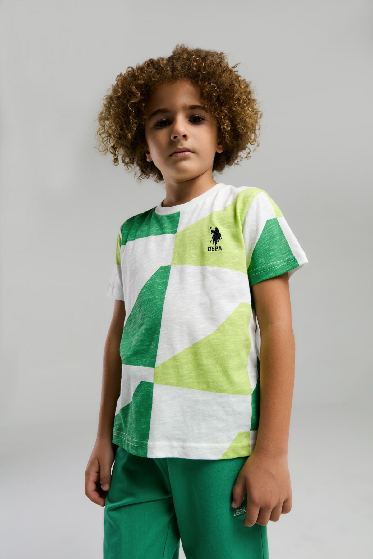 U.S. Polo Assn. Erkek Çocuk Bisiklet Yaka Pigment Baskılı Yazlık Regular Fit Yeşil Bermuda Takım US2003-C-V1 Ürün ana görseli