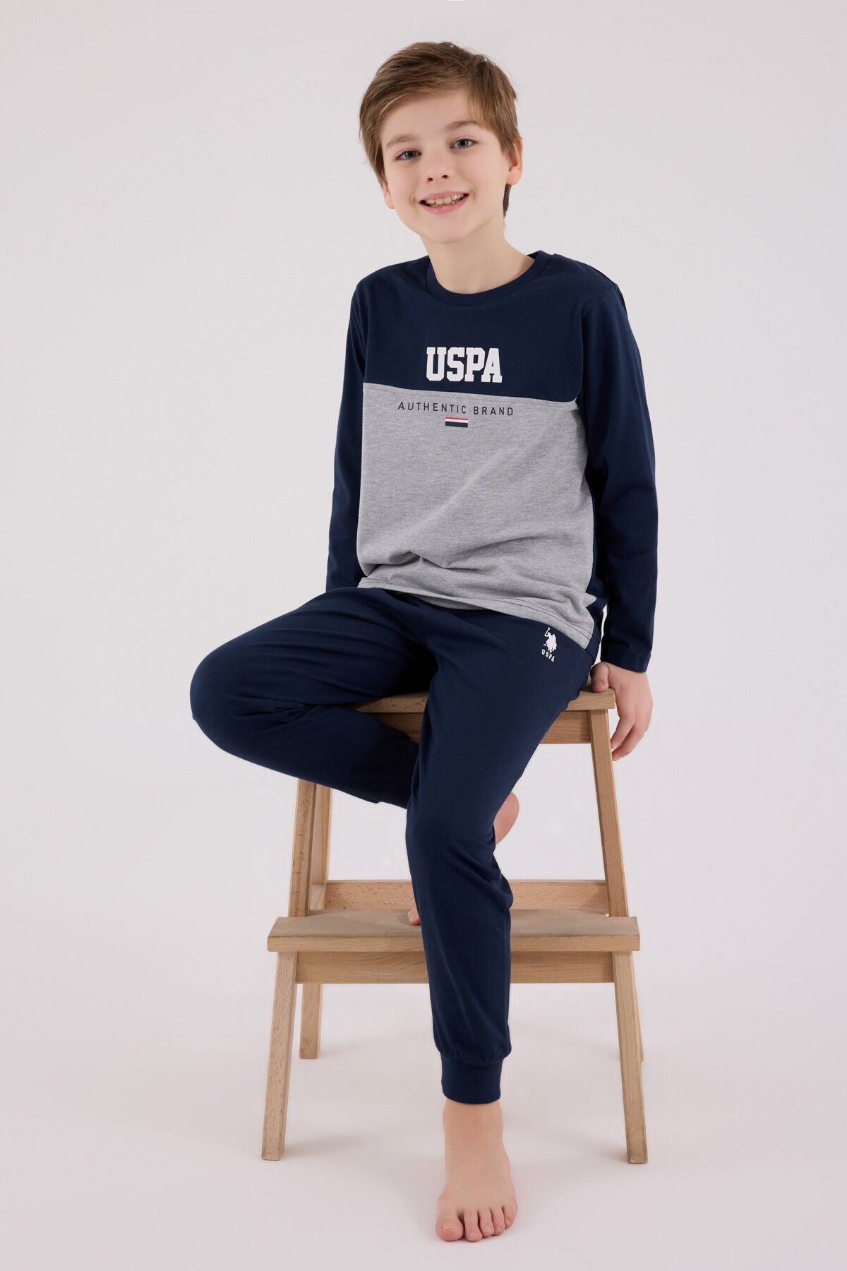 U.S. Polo Assn. Erkek Çocuk Bisiklet Yaka Pigment Baskılı Kışlık Regular Fit Lacivert Pijama Takımı US2220-C-V1 Ürün ana görseli