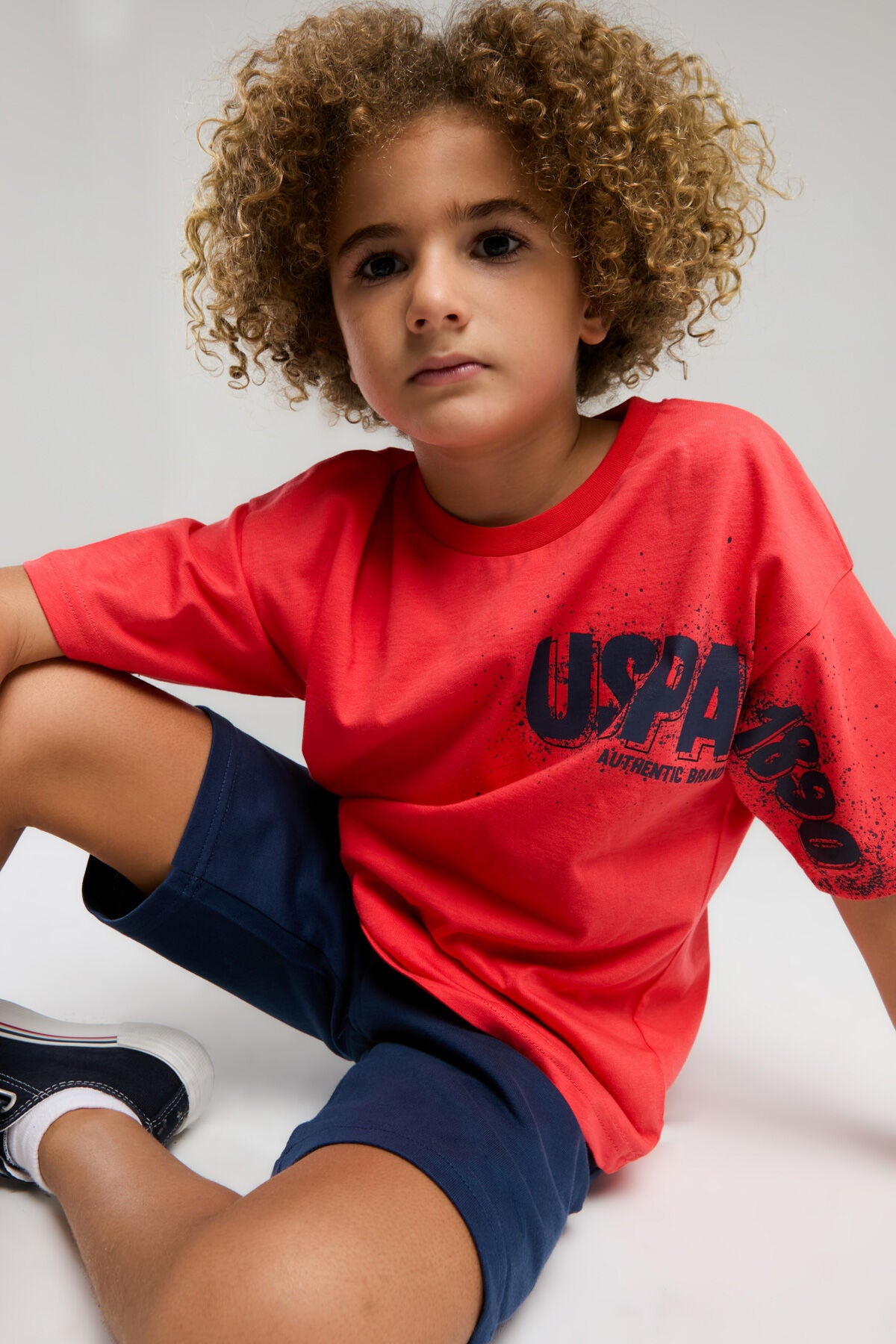 U.S. Polo Assn. Erkek Çocuk Bisiklet Yaka Pigment Baskılı Yazlık Regular Fit Kırmızı Bermuda Takım US2026-C-V2 Ürün ana görseli