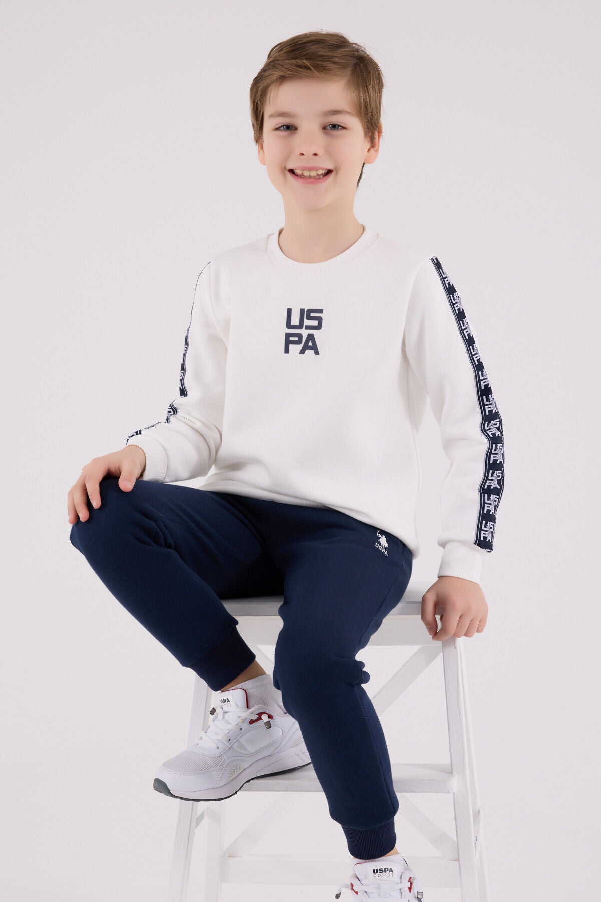 U.S. Polo Assn. Erkek Çocuk Kışlık Regular Fit Beyaz Eşofman Takımı US2231-C-V3 Ürün ana görseli
