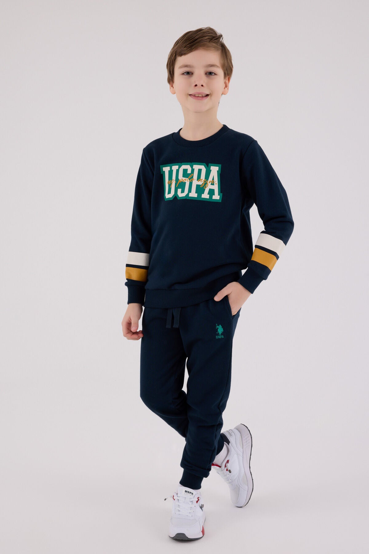 U.S. Polo Assn. Erkek Çocuk Bisiklet Yaka Pigment Baskılı Kışlık Regular Fit Lacivert Eşofman Takımı US2213-C-V2 Ürün ana görseli