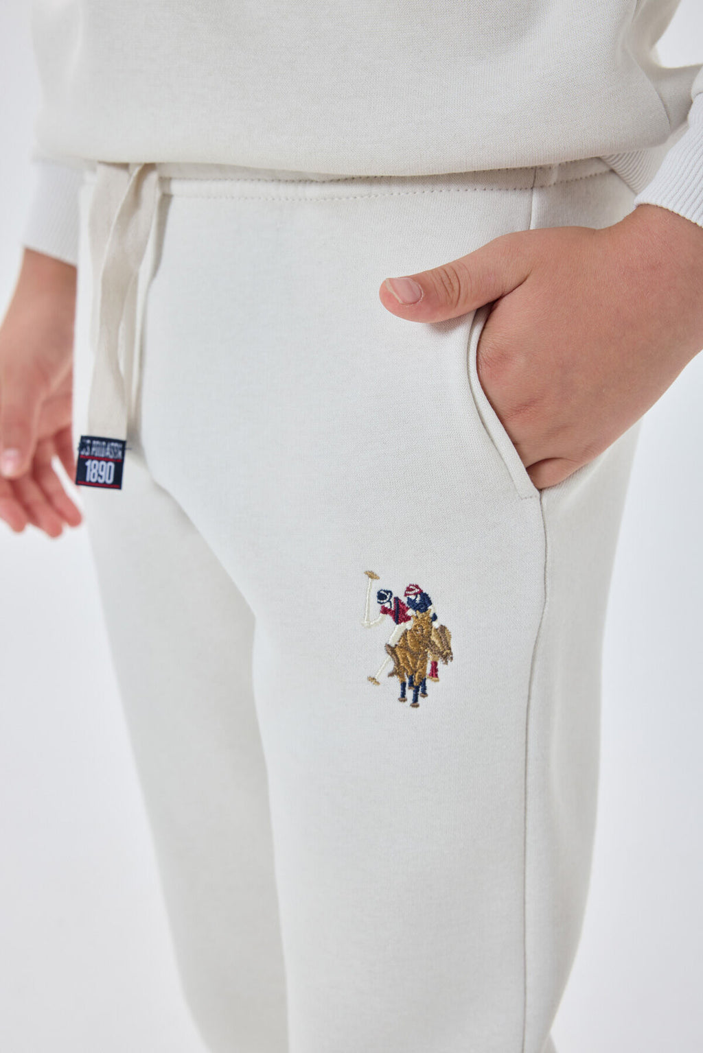 U.S. Polo Assn. Erkek Çocuk Bisiklet Yaka Pigment Baskılı Kışlık Regular Fit Beyaz Eşofman Takımı US1186-C-V8