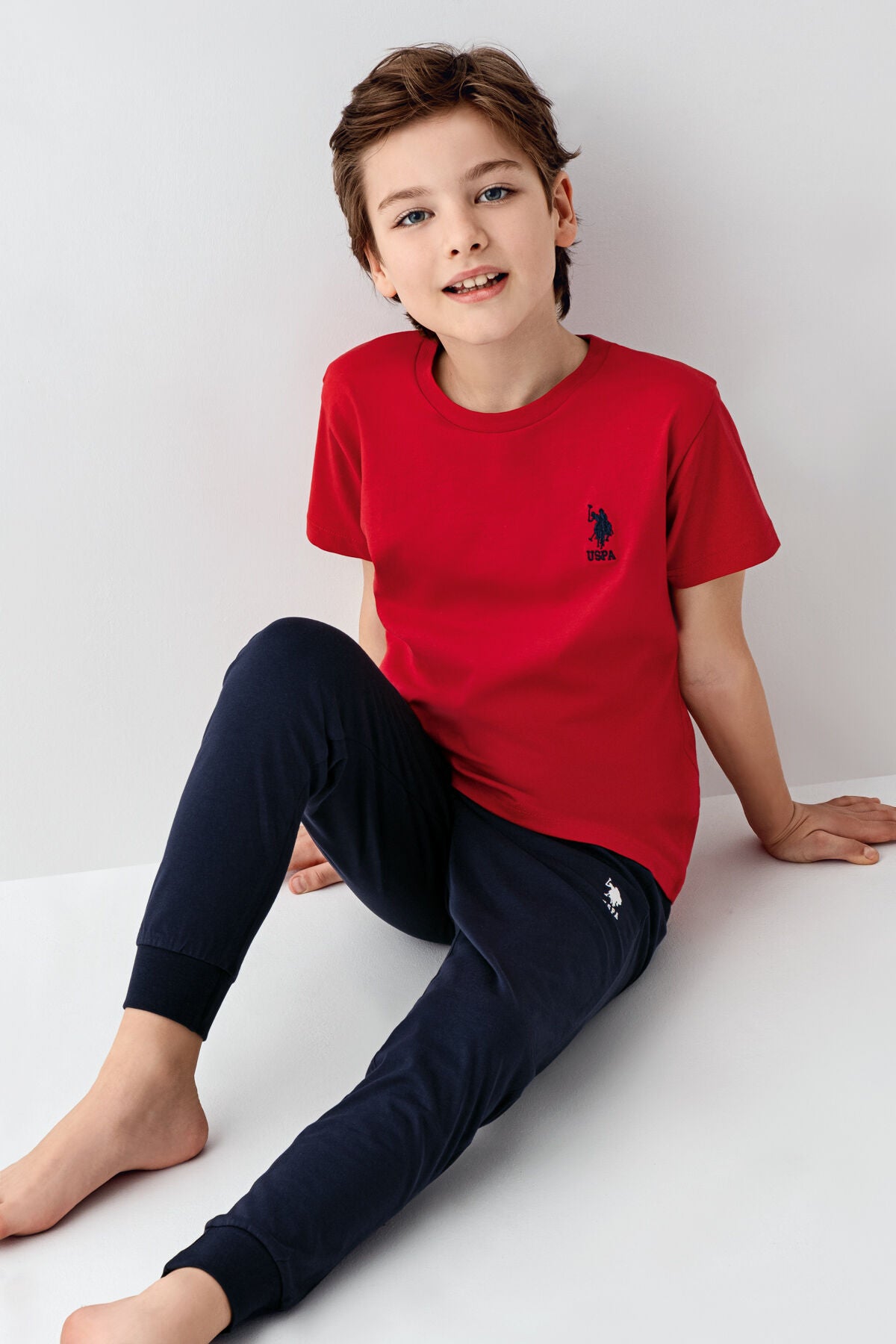 U.S. Polo Assn. Erkek Çocuk Bisiklet Yaka Pigment Baskýlý Yazlýk Regular Fit Kýrmýzý Pijama Takýmý US1742-C-V3 Ürün ana görseli