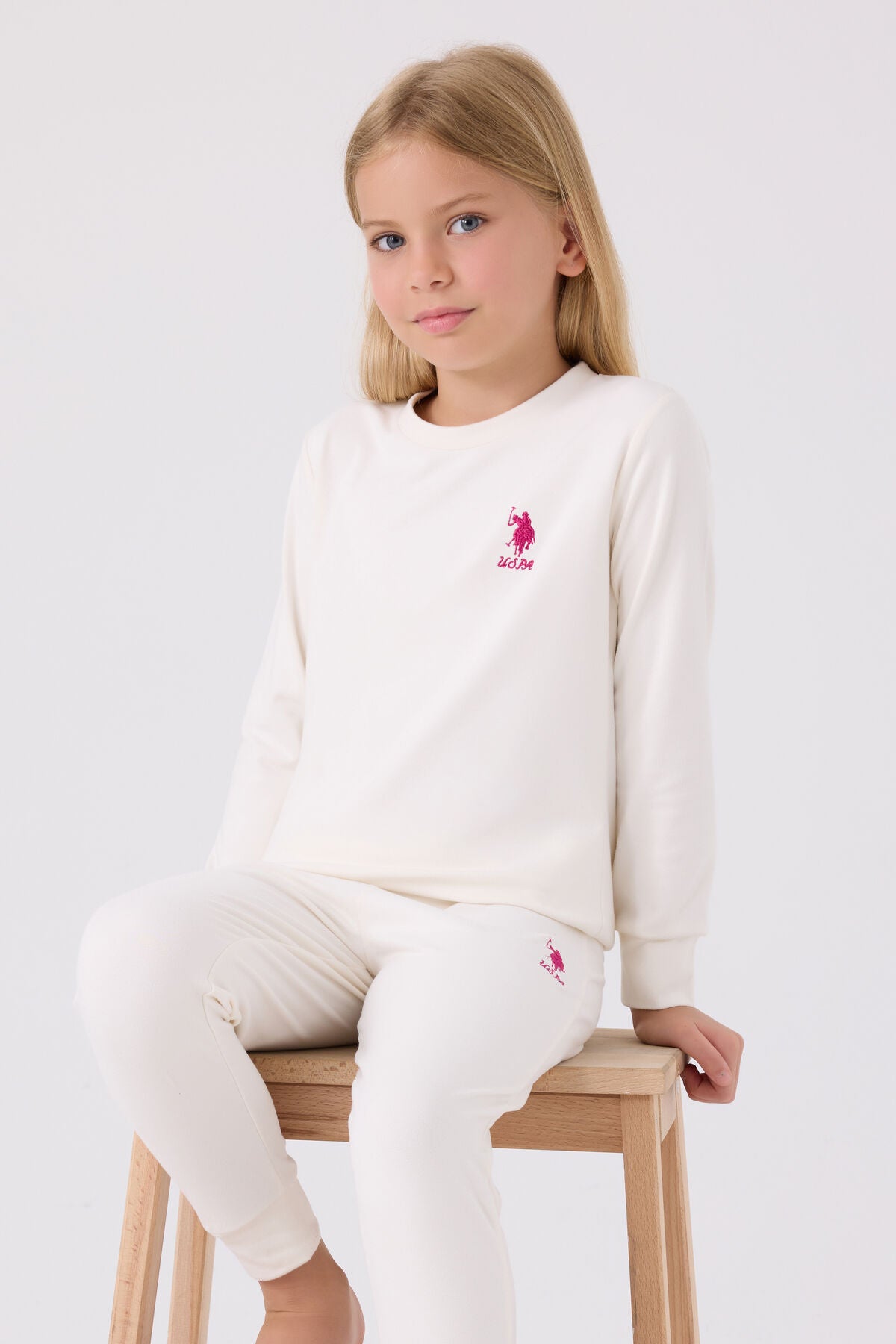 U.S. Polo Assn. Kız Çocuk Bisiklet Yaka Pigment Baskılı Kışlık Regular Fit Beyaz Pijama Takımı US1669-C-V4