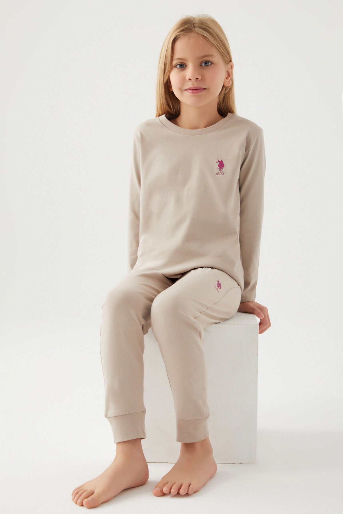 U.S. Polo Assn. Kız Çocuk Bisiklet Yaka Pigment Baskılı Kışlık Regular Fit Krem Pijama Takımı US1665-C-V6