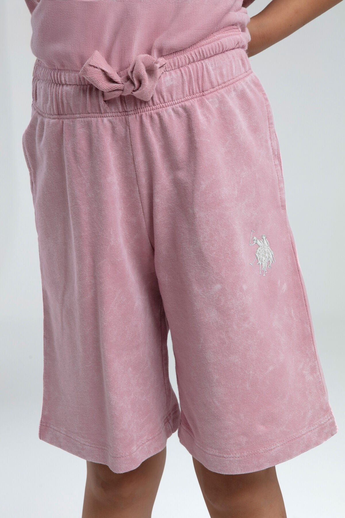 U.S. Polo Assn. Kız Çocuk Bisiklet Yaka Sargı Nakışlı Yazlık Regular Fit Pembe Bermuda Takım US2089-C-V3