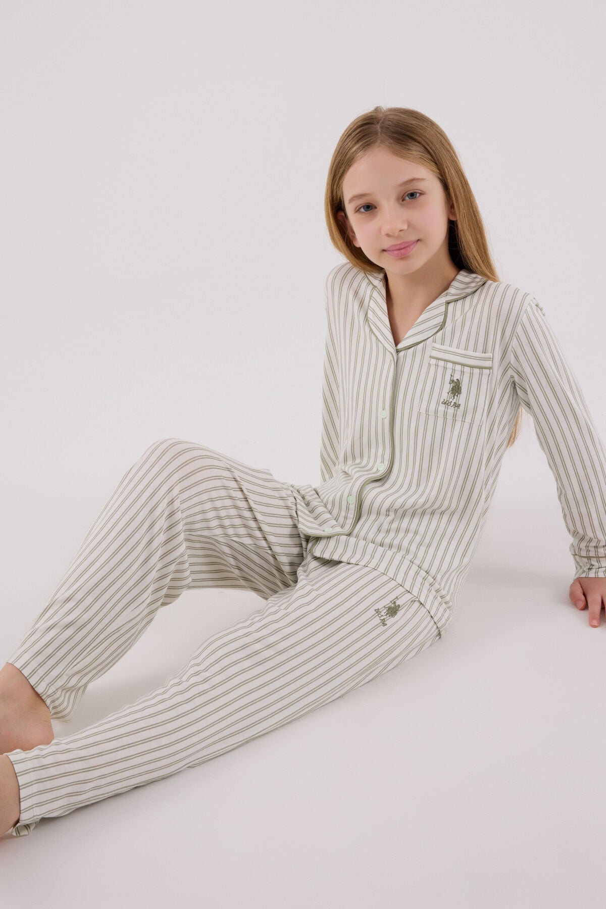 U.S. Polo Assn. Kız Çocuk Kışlık Regular Fit Yeşil Pijama Takımı US2326-C-V2 Ürün ana görseli