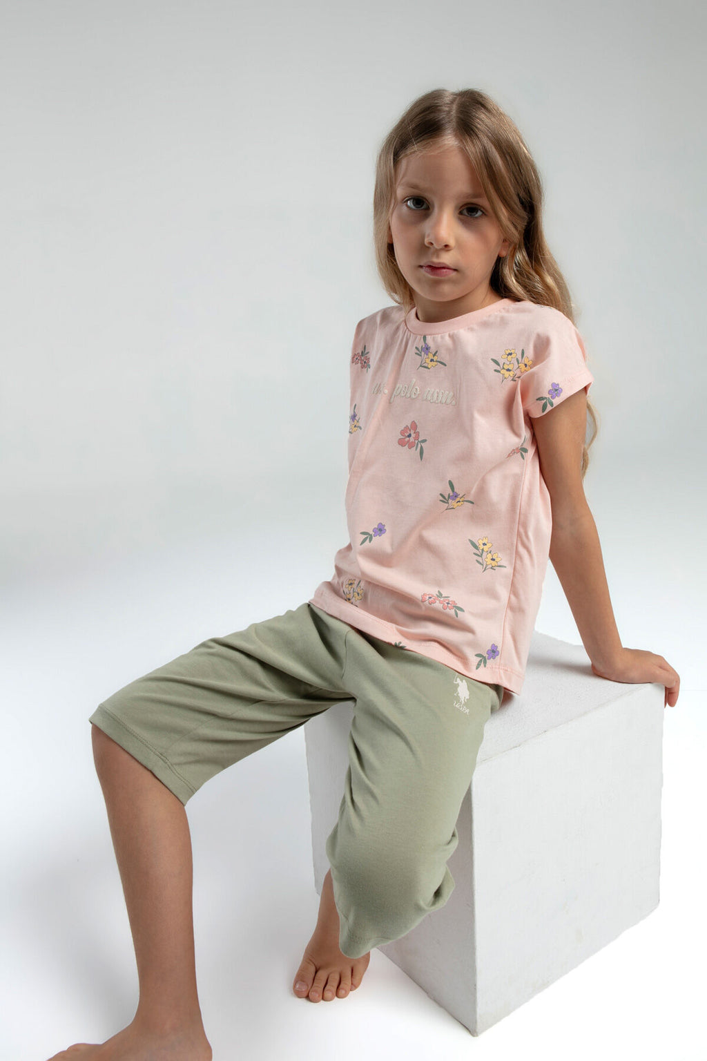 U.S. Polo Assn. Kız Çocuk Bisiklet Yaka Pigment Baskılı Yazlık Regular Fit Pembe Kapri Takım US2069-C-V1