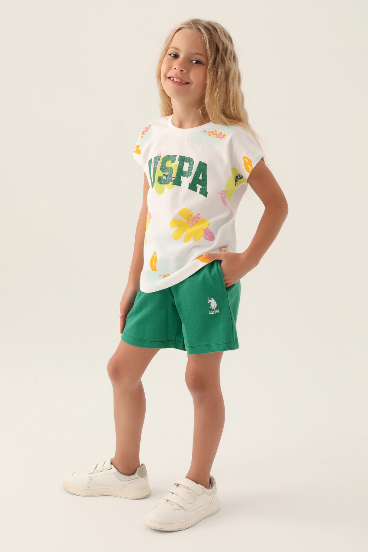 U.S. Polo Assn. Kız Çocuk Bisiklet Yaka Pigment Baskılı Yazlık Regular Fit Krem Şort Takım US1843-C-V2