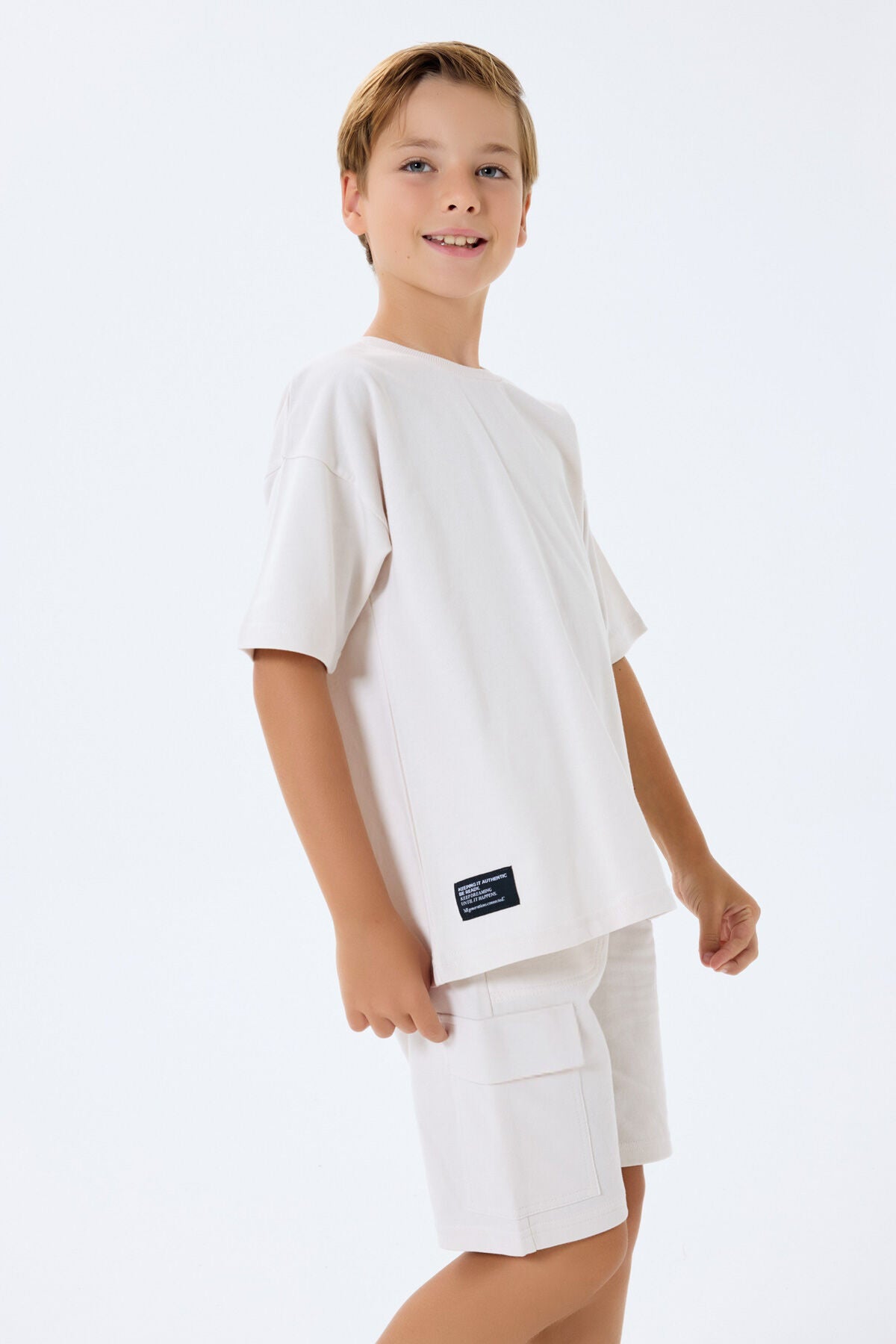 Rolypoly Erkek Çocuk Bisiklet Yaka Baskısız Yazlık Oversize Fit Beyaz Bermuda Takım RP3765-C-V3 Ürün ana görseli