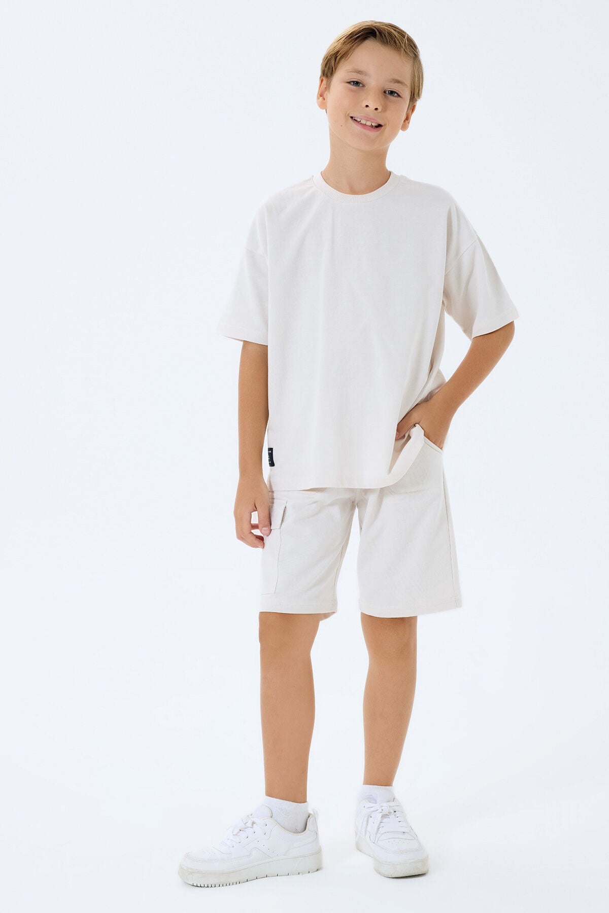 Rolypoly Erkek Çocuk Bisiklet Yaka Baskısız Yazlık Oversize Fit Beyaz Bermuda Takım RP3765-C-V3 Ürün ikincil görseli