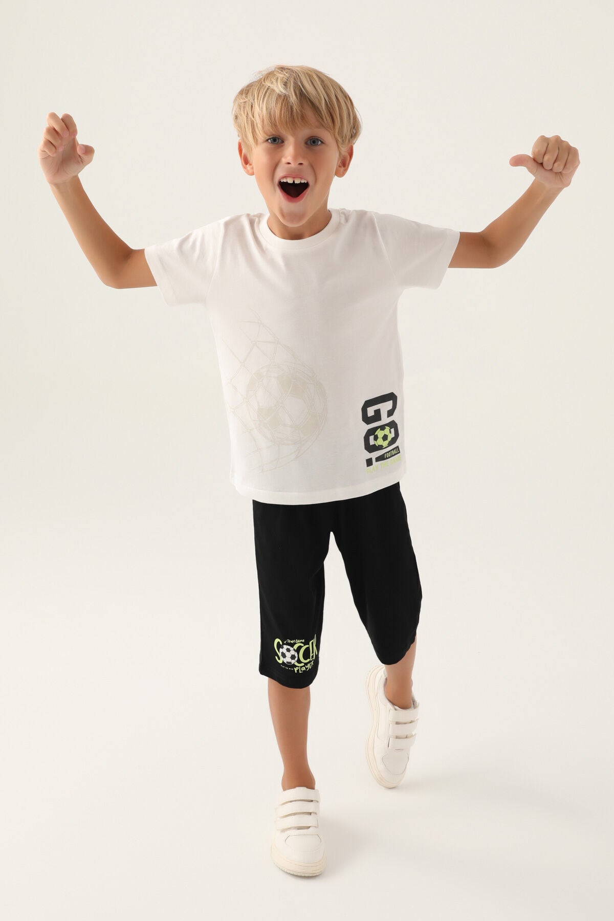Rolypoly Erkek Çocuk Bisiklet Yaka Pigment Baskılı Yazlık Regular Fit Beyaz Kapri Takım RP3346-C-V2 Ürün ana görseli