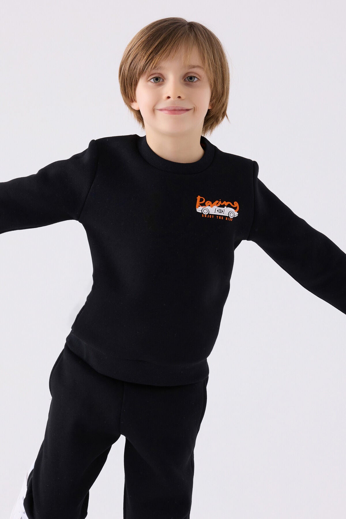 Rolypoly Erkek Çocuk Bisiklet Yaka Empirme Baskılı Kışlık Regular Fit Siyah Eşofman Takımı RP3440-C-V2 Ürün ikincil görseli