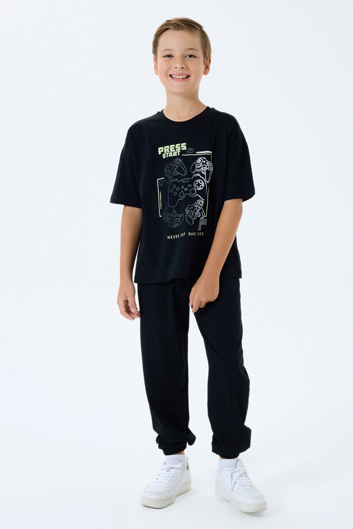 Rolypoly Erkek Çocuk Bisiklet Yaka Baskılı Yazlık Regular Fit Siyah Pijama Takımı RP3759-C-V2 Ürün ana görseli