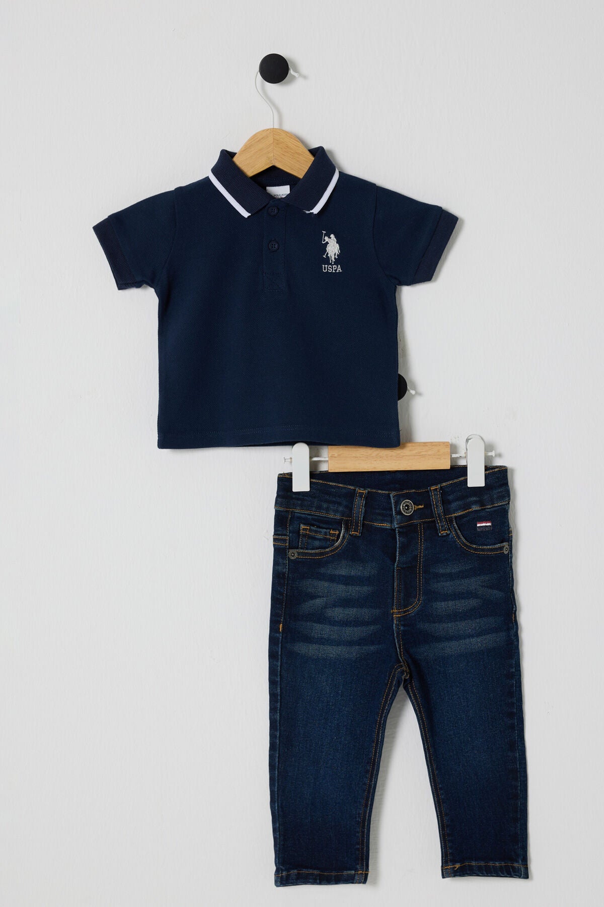 U.S. Polo Assn. Erkek Bebek Polo Yaka Pigment Baskılı Yazlık Regular Fit Lacivert Bebek Takımı USB2627-C-V2 Ürün ana görseli