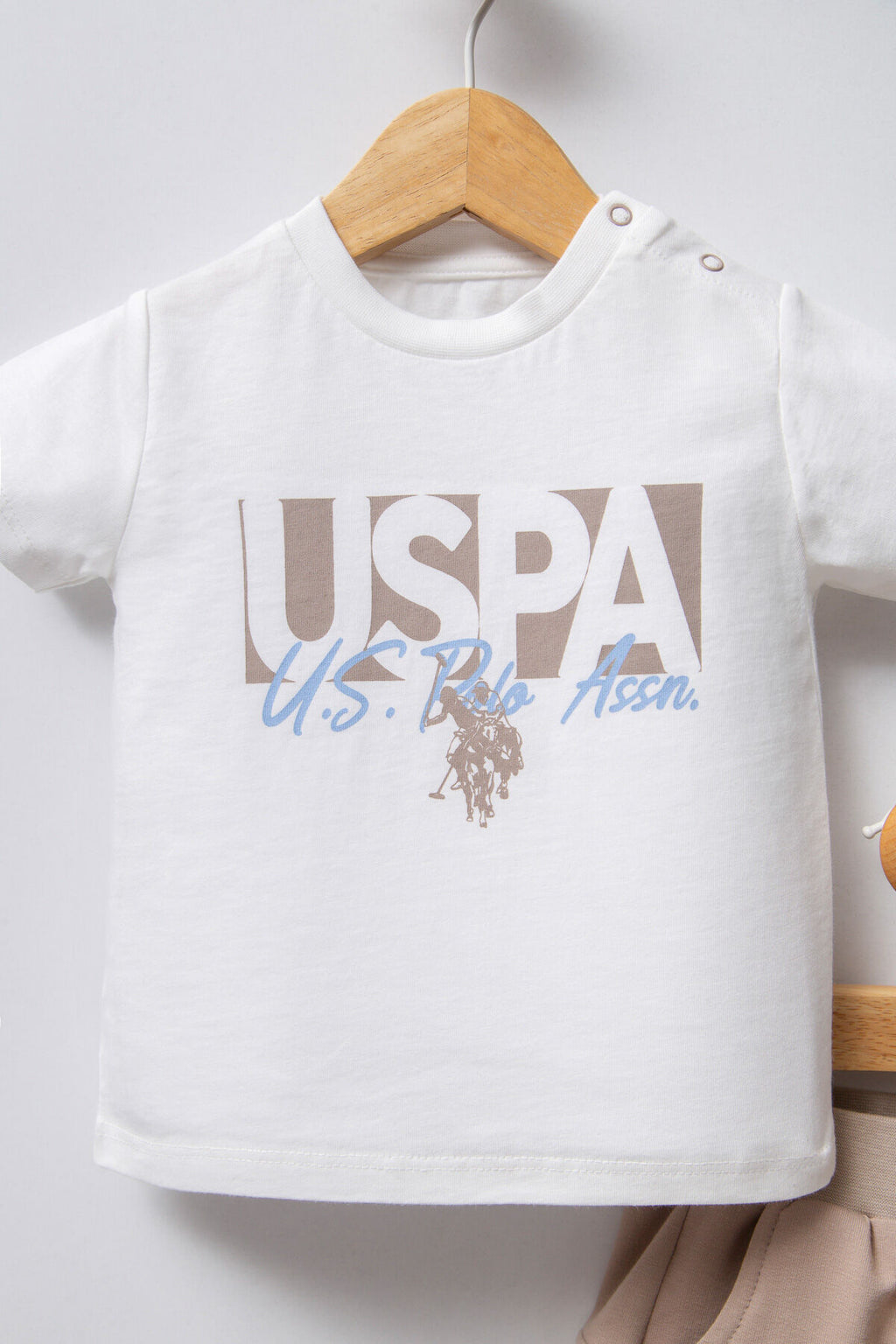U.S. Polo Assn. Erkek Bebek Kapüşonlu Pigment Baskılı Yazlık Regular Fit Krem Bebek Takımı USB2331-C-V1