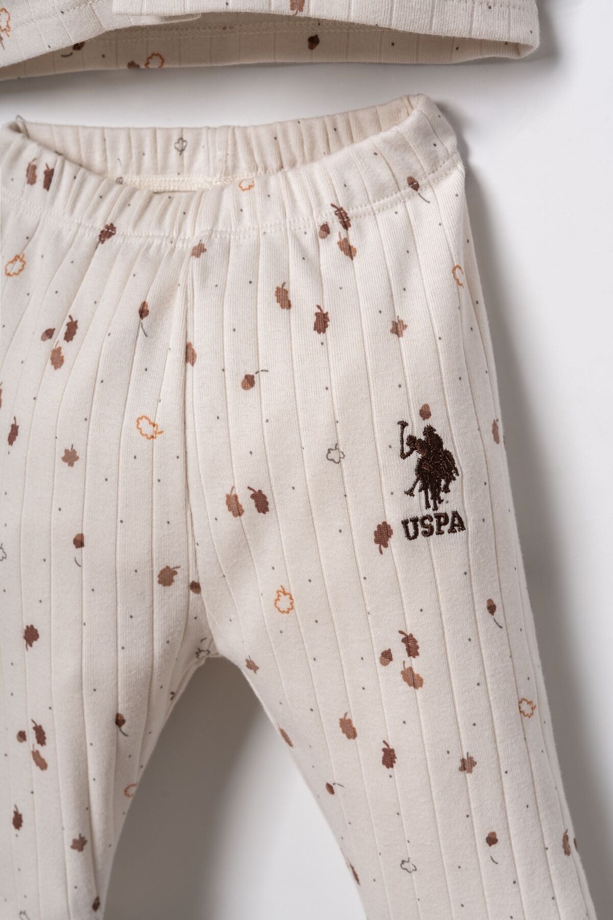 U.S. Polo Assn. Erkek Bebek Falling Leaves Beyaz Gömlek Pijama Takımı USB3103-C-V1