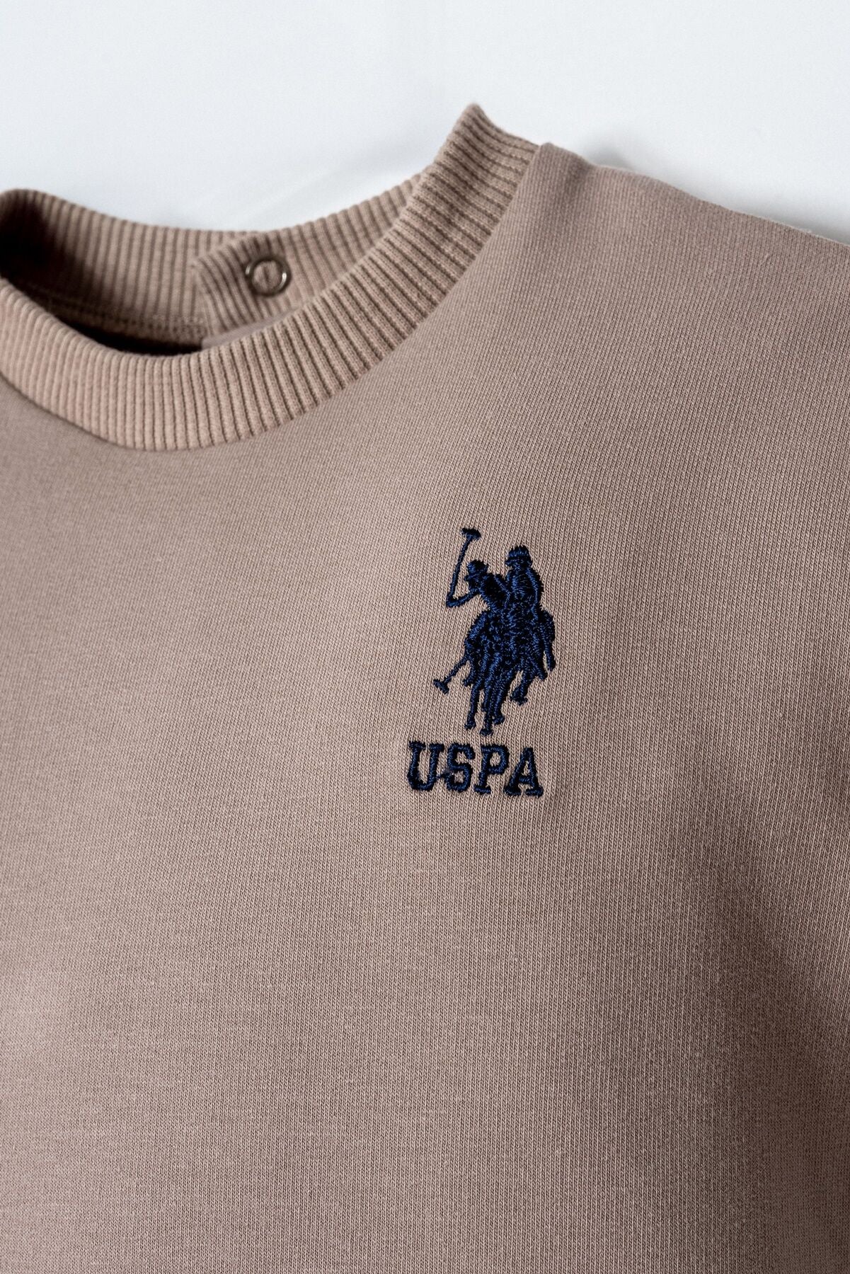 U.S. Polo Assn. Erkek Bebek Bisiklet Yaka Nakışlı Yazlık Regular Fit Kahverengi Bebek Takımı USB2916-C-V3 Ürün ikincil görseli