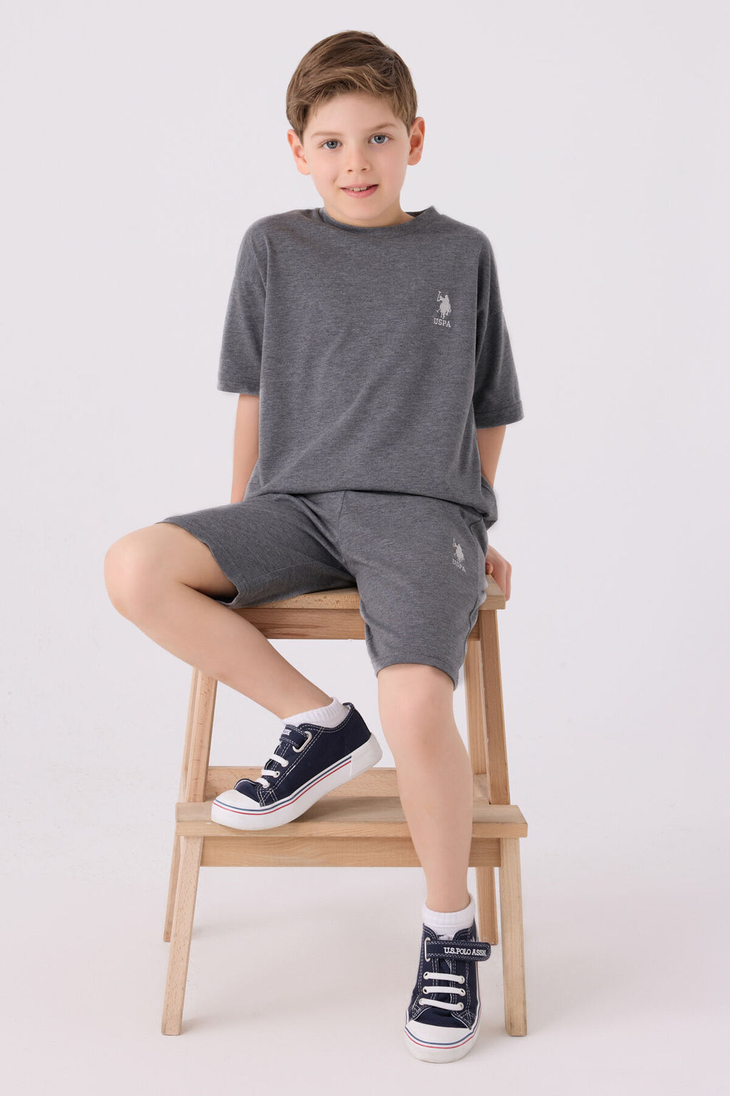 U.S. Polo Assn. Erkek Çocuk Bisiklet Yaka Sargı Nakışlı Yazlık Regular Fit Gri Bermuda Takım US1779-C-V27