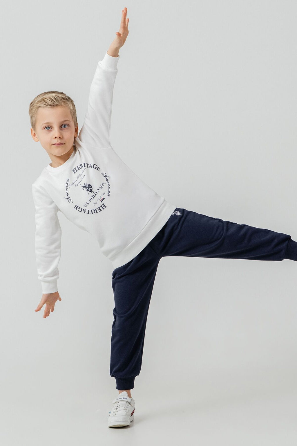 U.S. Polo Assn. Erkek Çocuk Baskılı Beyaz Uzun Kol Eşofman Takımı US2600-C-V1