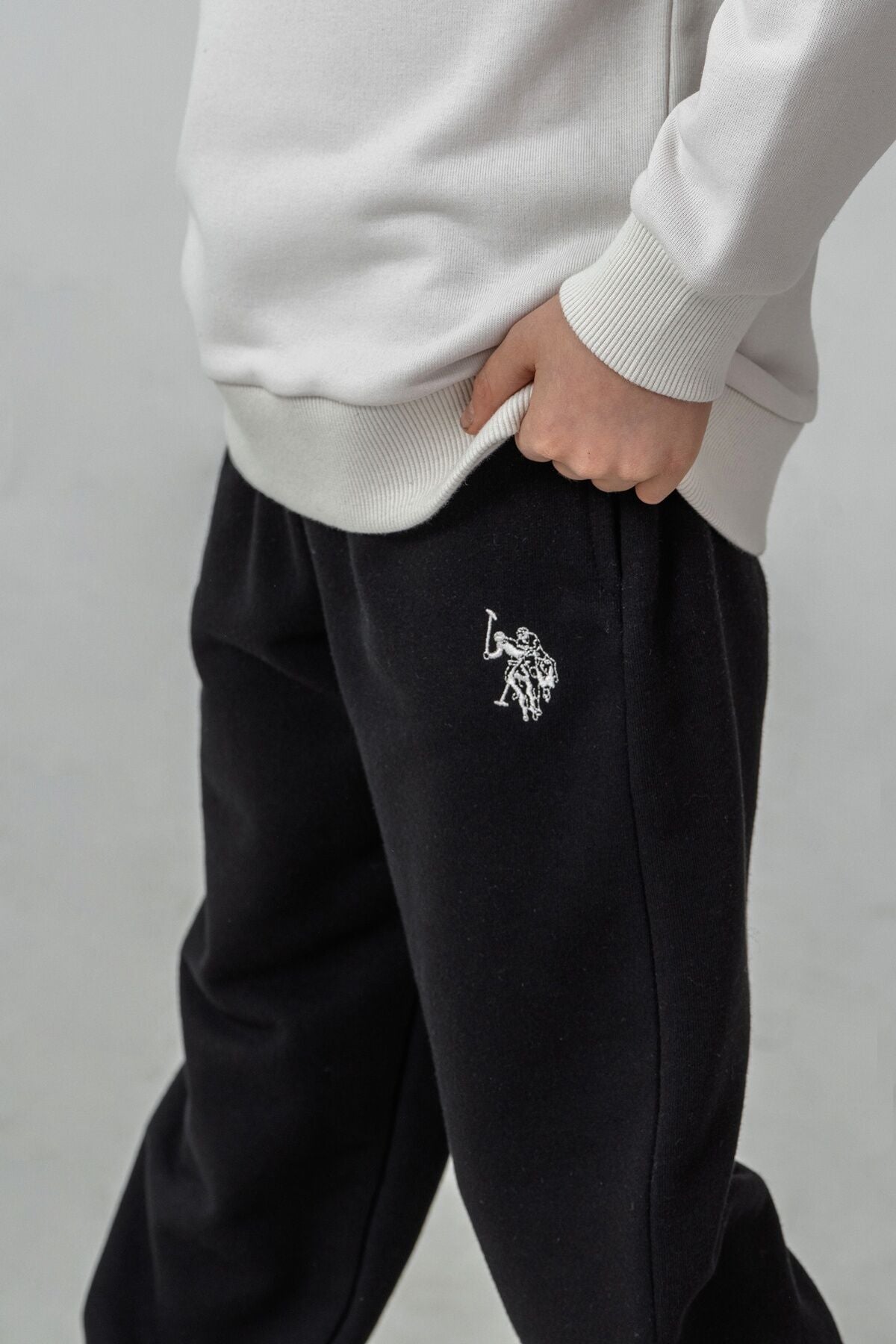U.S. Polo Assn. Erkek Çocuk Baskılı Beyaz Uzun Kol Eşofman Takımı US2613-C-V2
