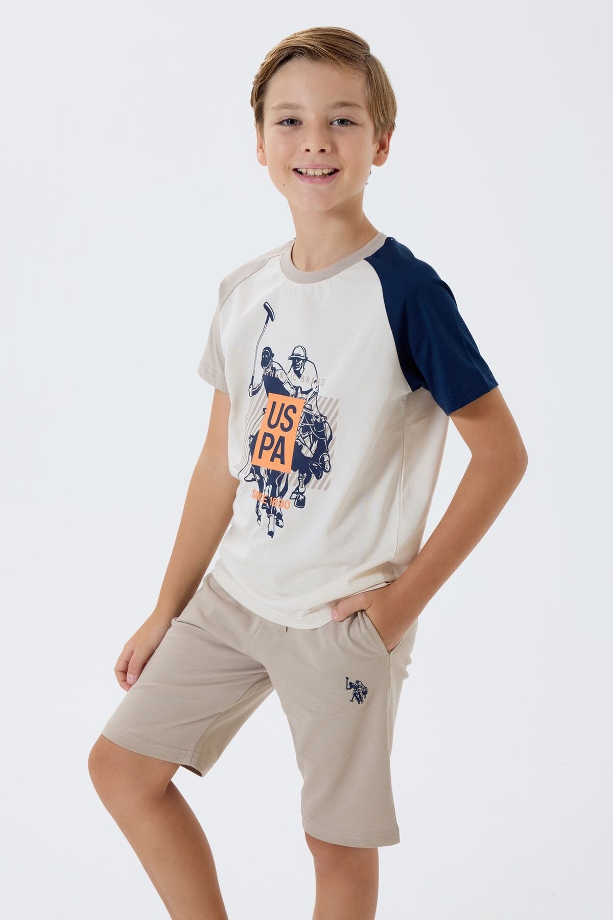 U.S. Polo Assn. Erkek Çocuk Bisiklet Yaka Nakışlı Yazlık Regular Fit Bej Bermuda Takım US2423-C-V1