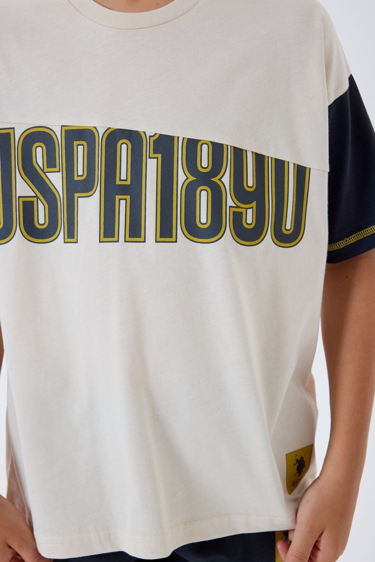 U.S. Polo Assn. Erkek Çocuk Bisiklet Yaka Nakışlı Yazlık Regular Fit Beyaz Bermuda Takım US2418-C-V1