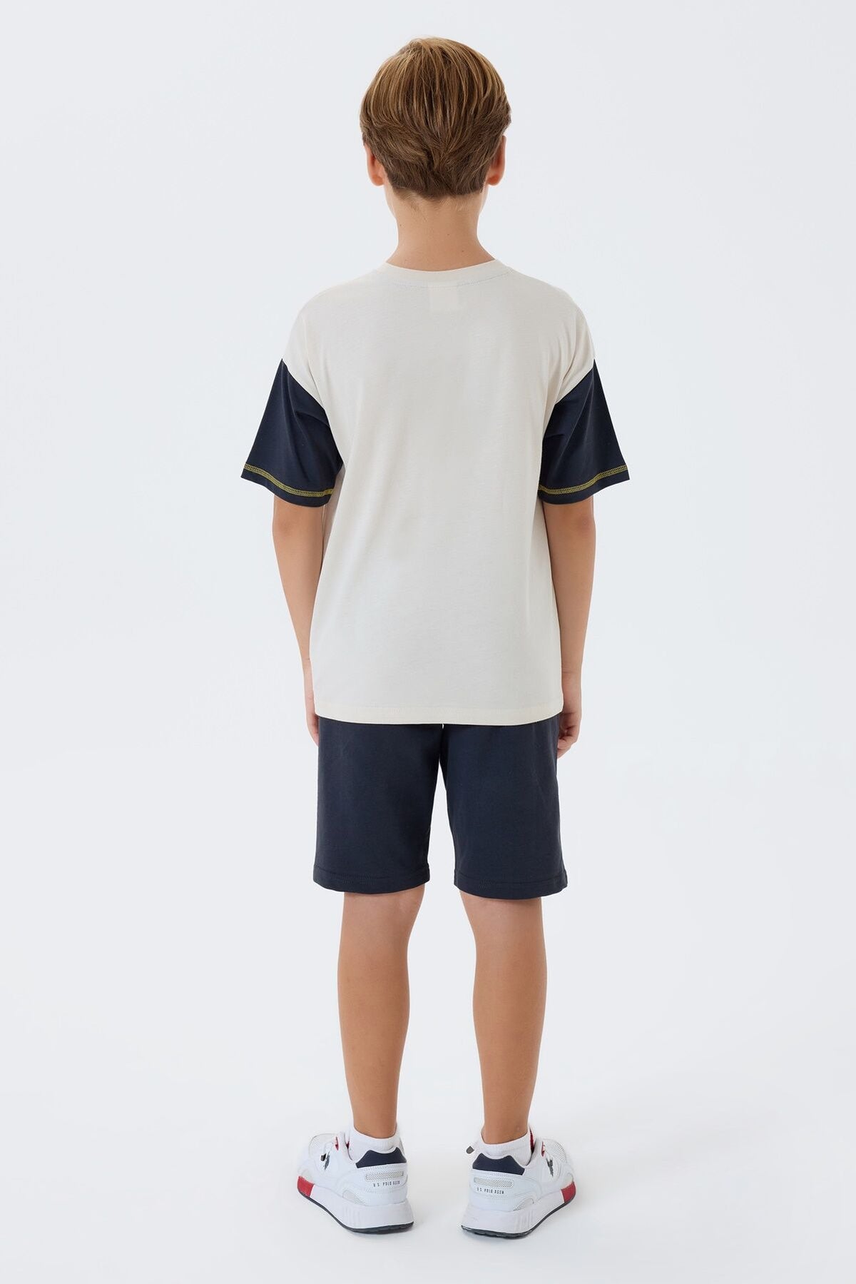 U.S. Polo Assn. Erkek Çocuk Bisiklet Yaka Nakışlı Yazlık Regular Fit Beyaz Bermuda Takım US2418-C-V1