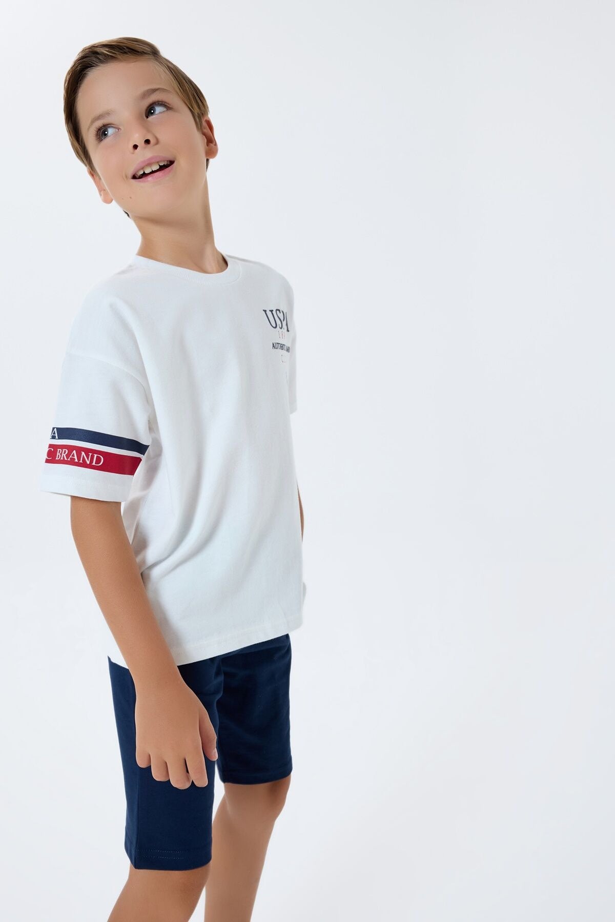 U.S. Polo Assn. Erkek Çocuk Bisiklet Yaka Nakışlı Yazlık Regular Fit Beyaz Bermuda Takım US2401-C-V1