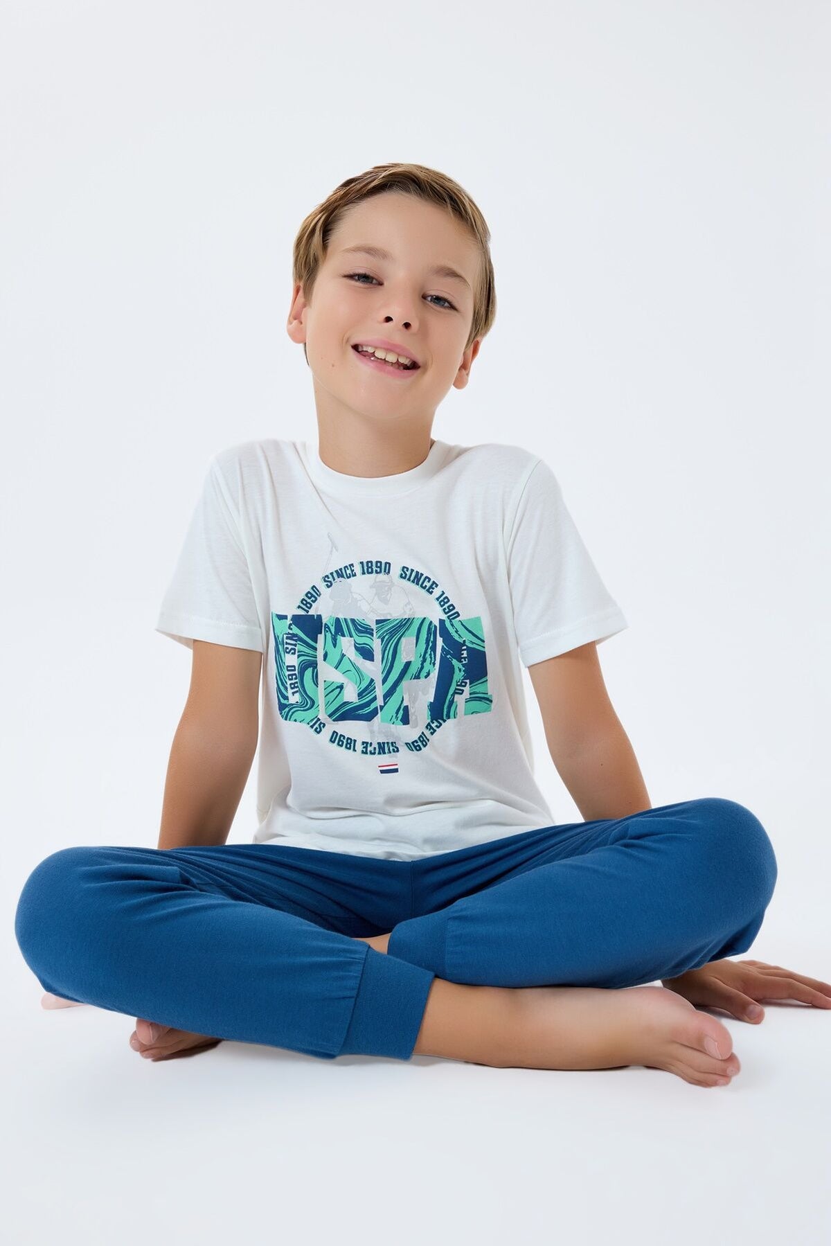 U.S. Polo Assn. Erkek Çocuk Bisiklet Yaka Nakışlı Yazlık Regular Fit Beyaz Pijama Takımı US2413-C-V2 Ürün ana görseli