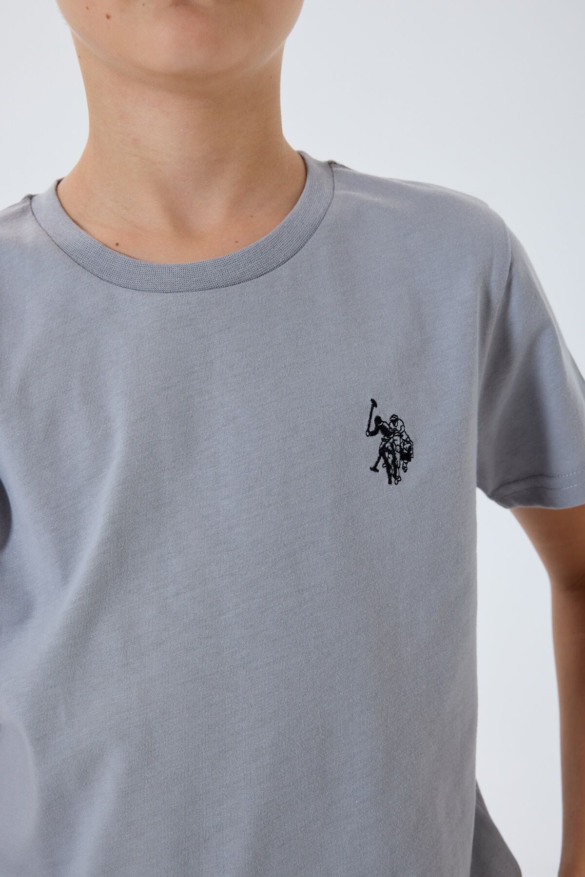 U.S. Polo Assn. Erkek Çocuk Bisiklet Yaka Nakışlı Yazlık Regular Fit Gri Bermuda Takım US2427-C-V2
