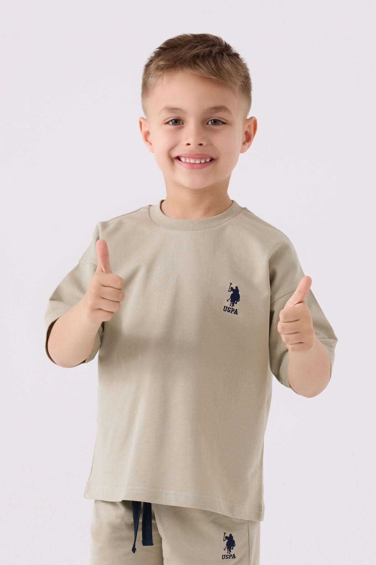 U.S. Polo Assn. Erkek Çocuk Bisiklet Yaka Pigment Baskılı Yazlık Regular Fit Haki Bermuda Takım US1780-C-V9 Ürün ikincil görseli