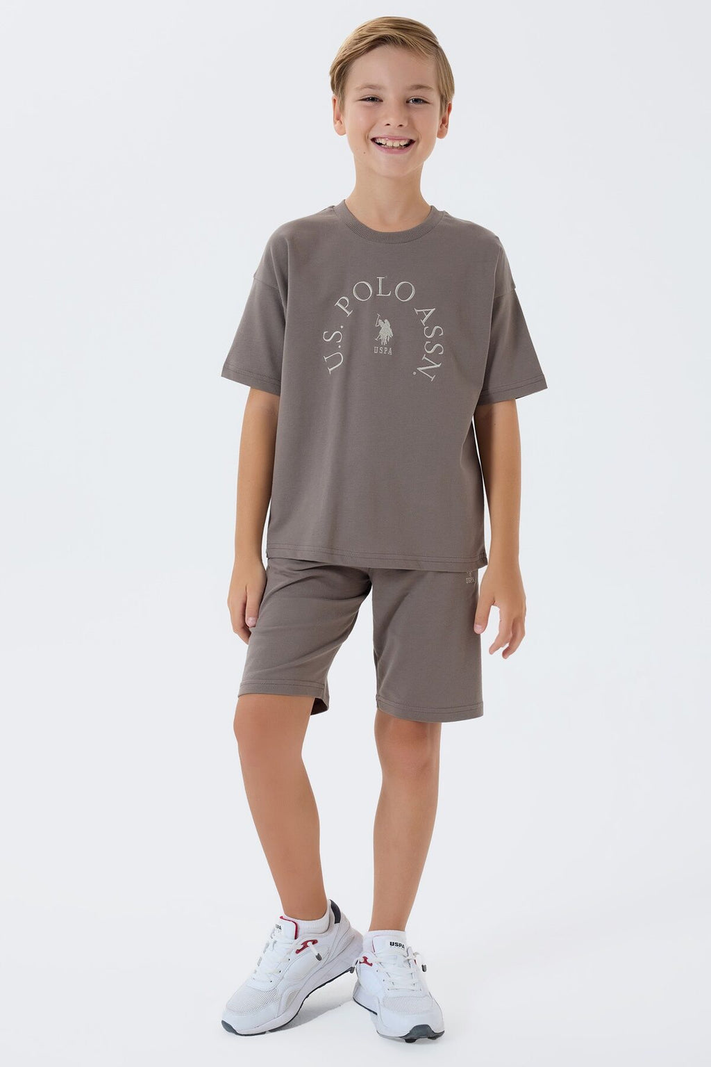 U.S. Polo Assn. Erkek Çocuk Bisiklet Yaka Nakışlı Yazlık Regular Fit Kahverengi Bermuda Takım US2428-C-V1