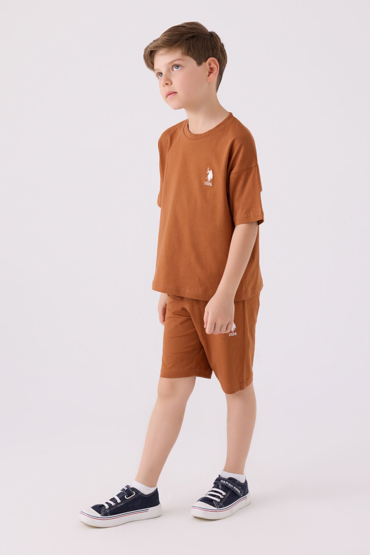 U.S. Polo Assn. Erkek Çocuk Bisiklet Yaka Sargı Nakışlı Yazlık Regular Fit Kahverengi Bermuda Takım US1779-C-V20