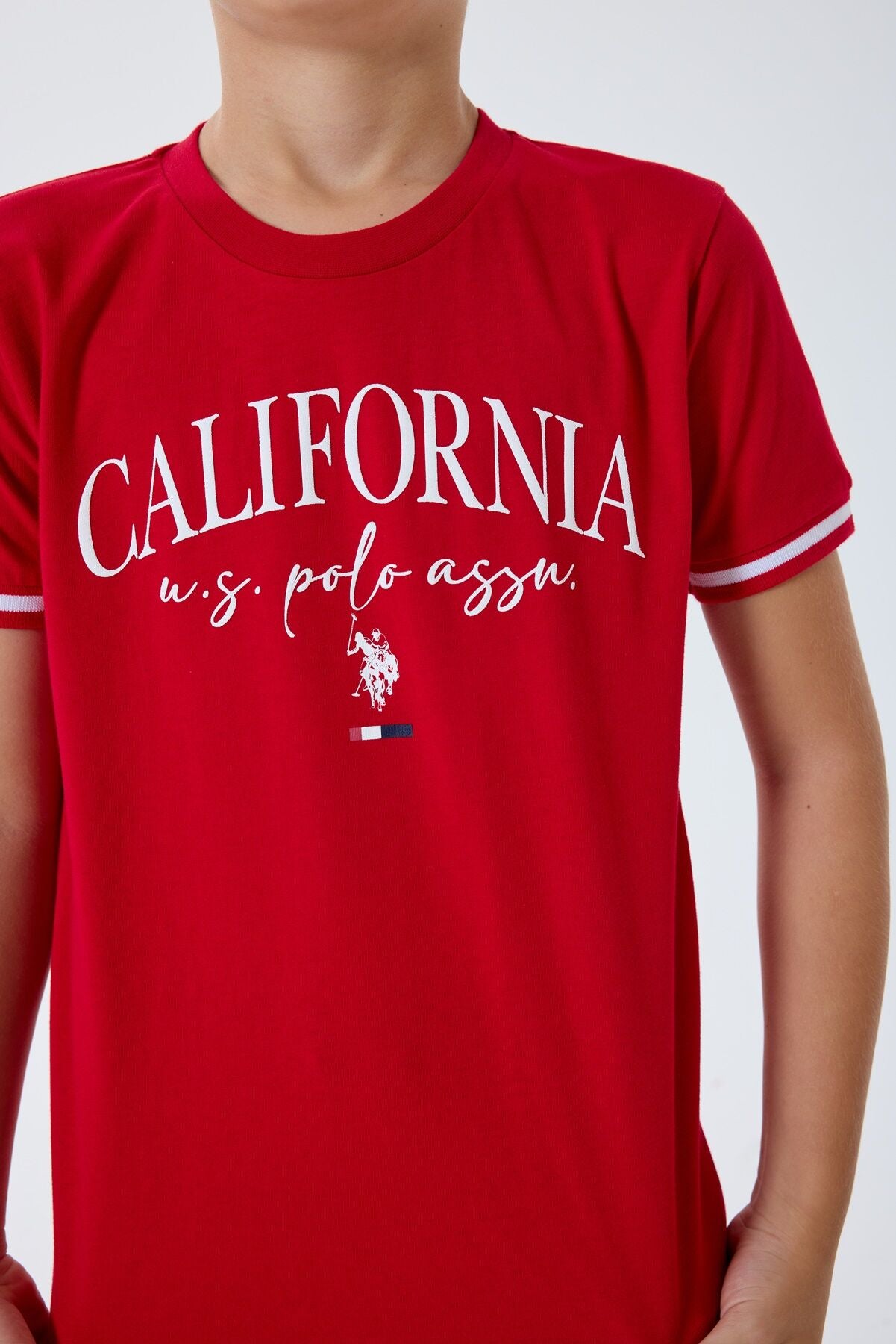 U.S. Polo Assn. Erkek Çocuk Bisiklet Yaka Nakışlı Yazlık Regular Fit Kırmızı Bermuda Takım US2426-C-V2 Ürün ikincil görseli