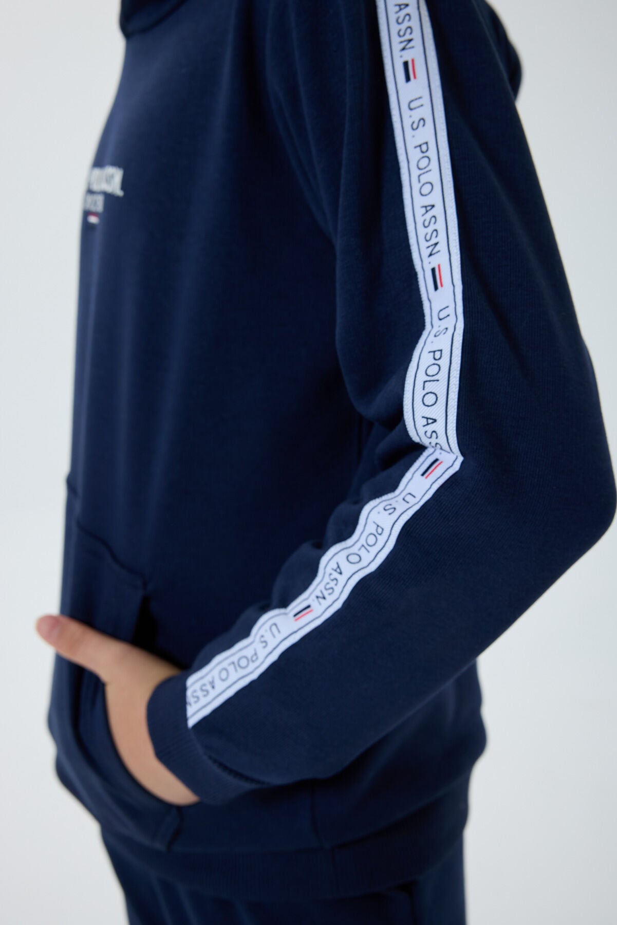 U.S. Polo Assn. Erkek Çocuk Kapüşonlu Nakışlı Kışlık Regular Fit Lacivert Eşofman Takımı US1562-C-V1