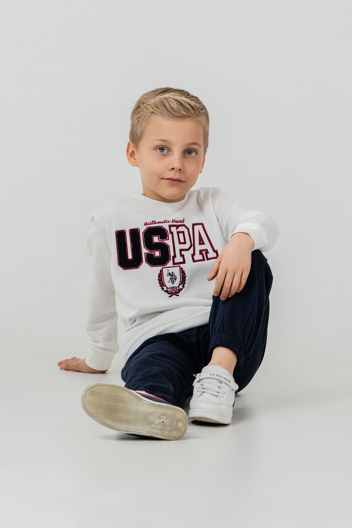 U.S. Polo Assn. Erkek Çocuk Nakışlı Beyaz Uzun Kol Eşofman Takımı US2602-C-V2 Ürün ikincil görseli