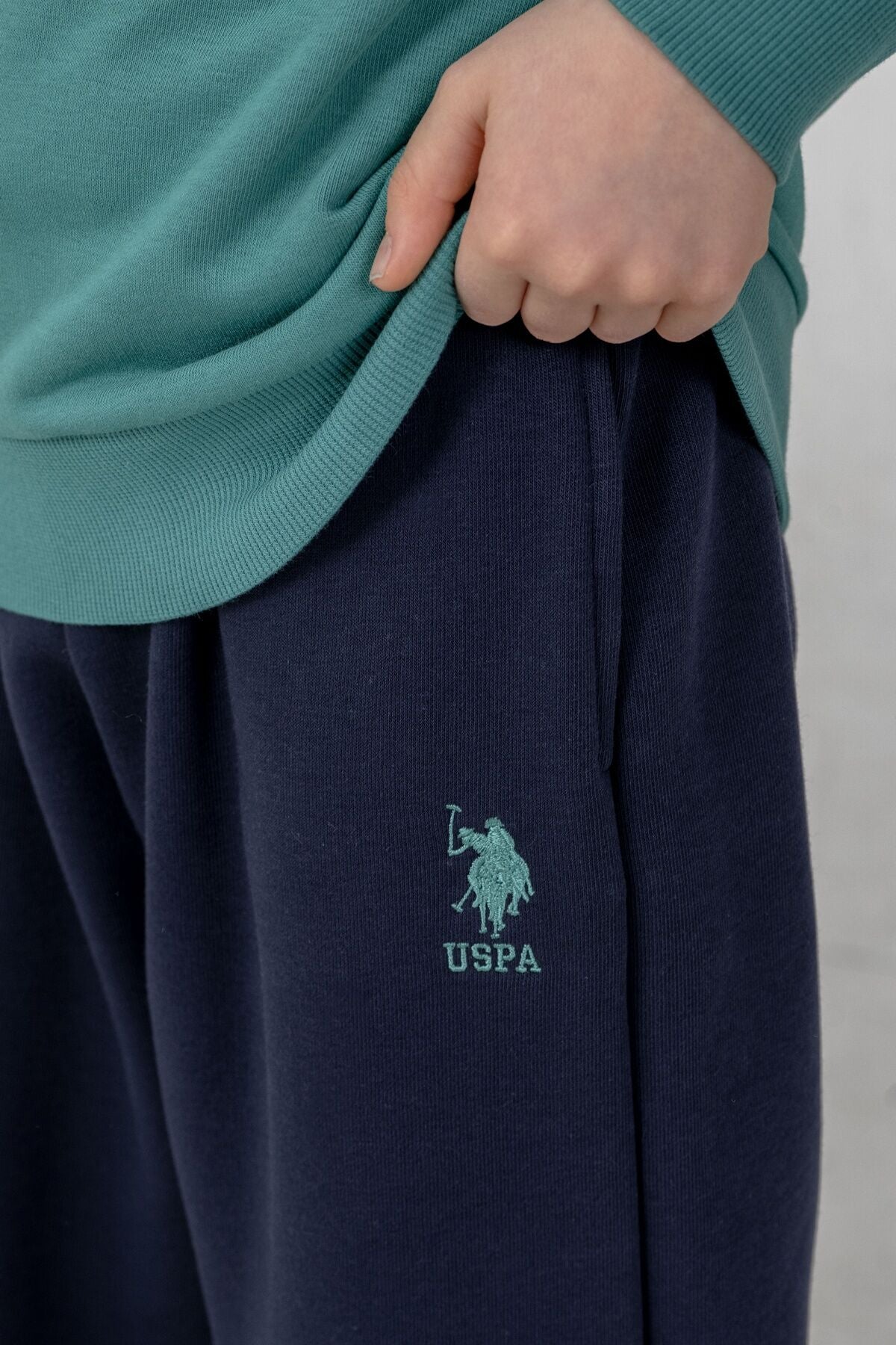 U.S. Polo Assn. Erkek Çocuk Nakışlı Yeşil Uzun Kol Eşofman Takımı US2604-C-V1 Ürün ikincil görseli