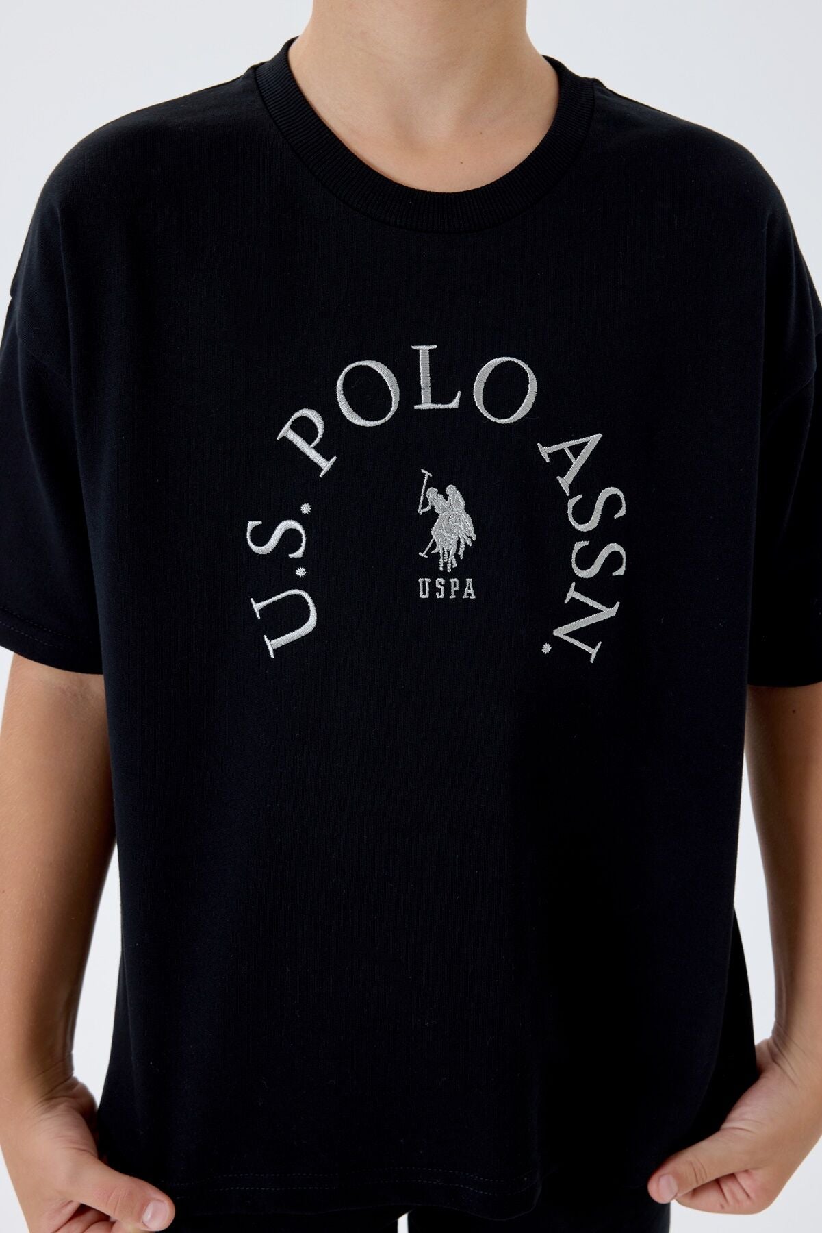U.S. Polo Assn. Erkek Çocuk Bisiklet Yaka Nakışlı Yazlık Regular Fit Siyah Bermuda Takım US2428-C-V2