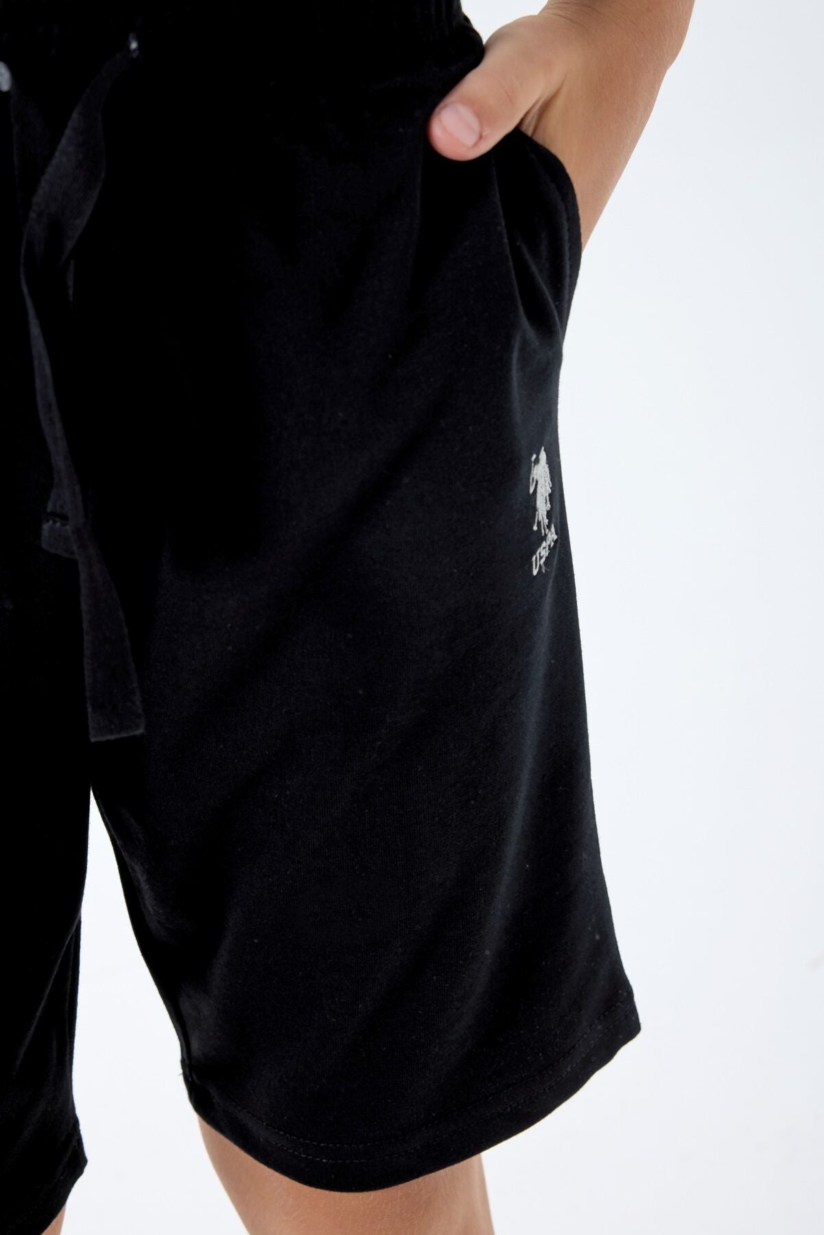 U.S. Polo Assn. Erkek Çocuk Bisiklet Yaka Nakışlı Yazlık Regular Fit Siyah Bermuda Takım US2428-C-V2