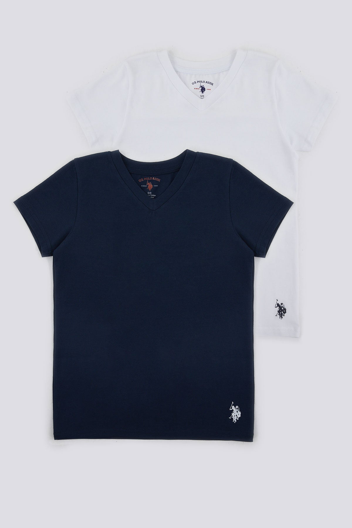 U.S. Polo Assn. Erkek Çocuk V Yaka Pigment Baskılı Kışlık Regular Fit Beyaz Fanila US1385-C-V1 Ürün ana görseli