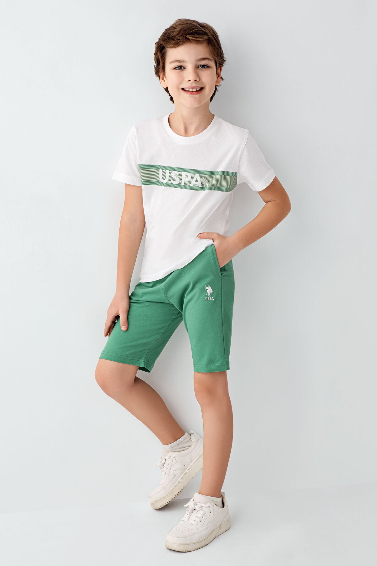 U.S. Polo Assn. Erkek Çocuk Bisiklet Yaka Pigment Baskılı Yazlık Regular Fit Beyaz Bermuda Takım US2001-C-V3 Ürün ana görseli