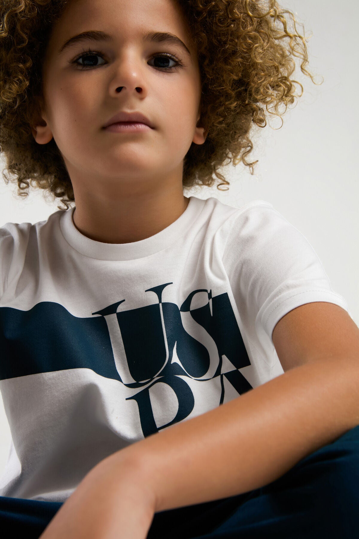 U.S. Polo Assn. Erkek Çocuk Bisiklet Yaka Pigment Baskılı Yazlık Regular Fit Beyaz Pijama Takımı US2016-C-V2